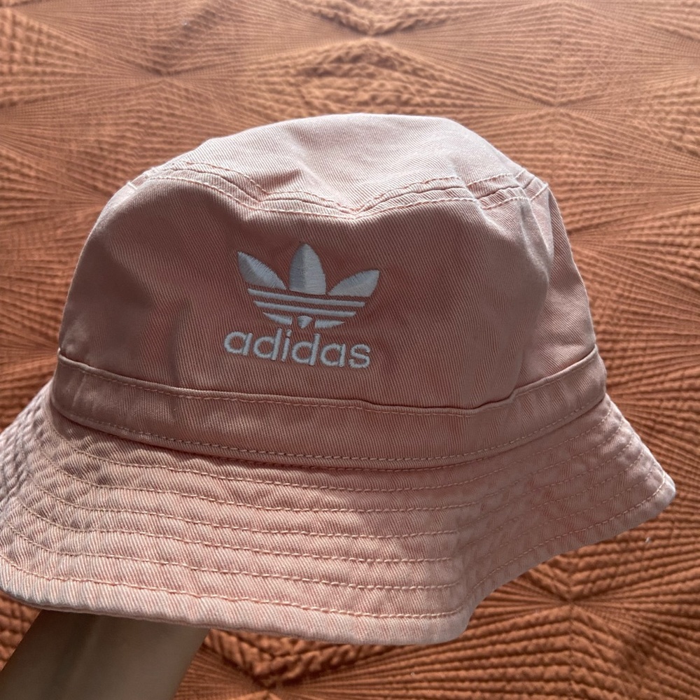 Adidas bucket hat
